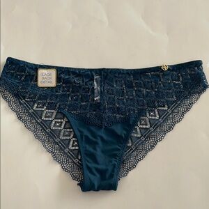 NWT Adrienne Vittadini cheeky lace panty